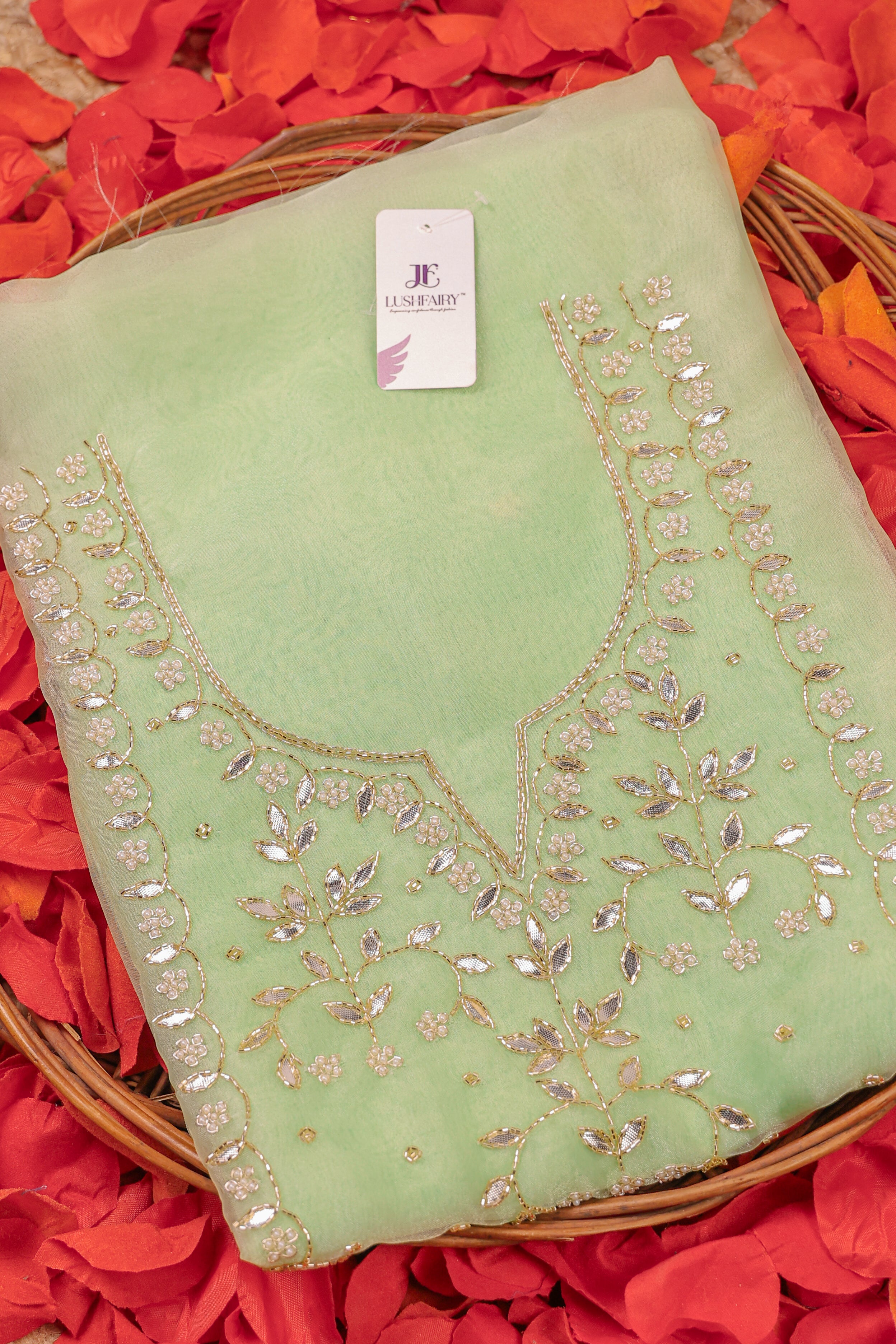 بدلة Mint Radiance Unstitch مع Gota Patti الثقيلة المصنوعة يدويًا وعمل اللؤلؤ