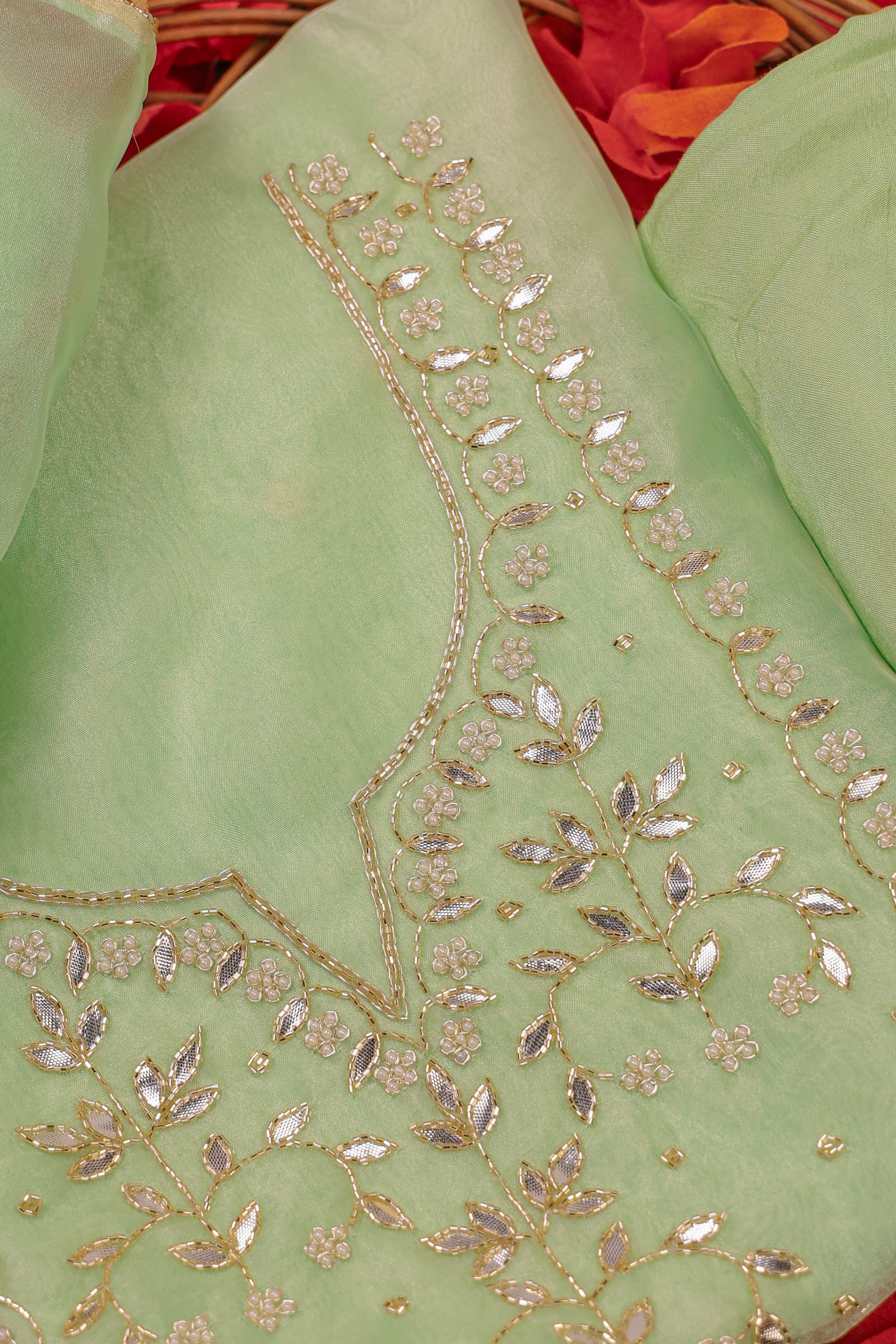 بدلة Mint Radiance Unstitch مع Gota Patti الثقيلة المصنوعة يدويًا وعمل اللؤلؤ
